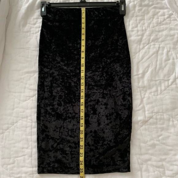 Mid-Waist Black Pencil Skirt - Picture 5 of 6